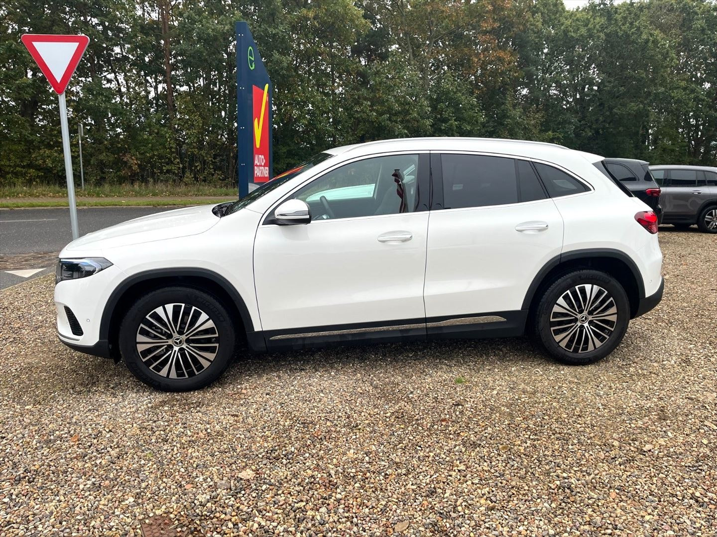 Hvid Mercedes EQA250+ fra 2025