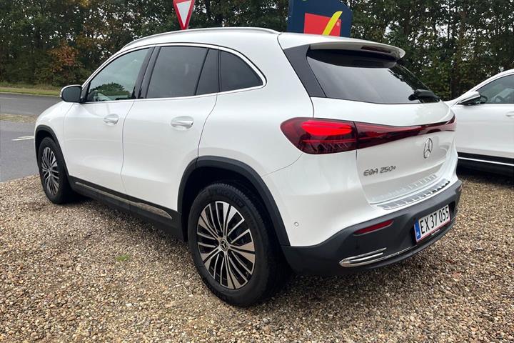 Hvid Mercedes EQA250+ fra 2025