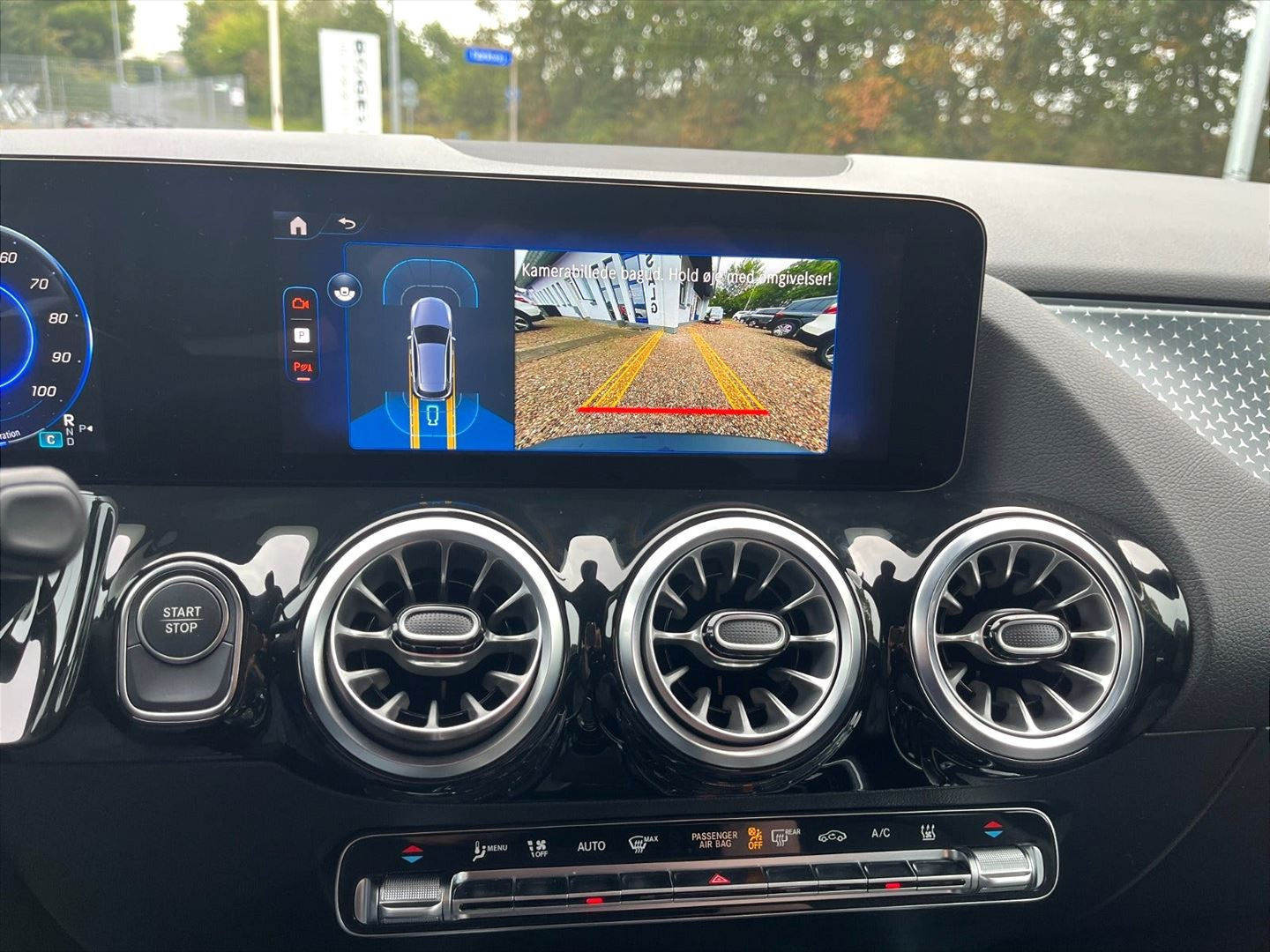 Hvid Mercedes EQA250+ fra 2025