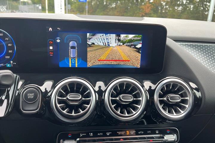 Hvid Mercedes EQA250+ fra 2025