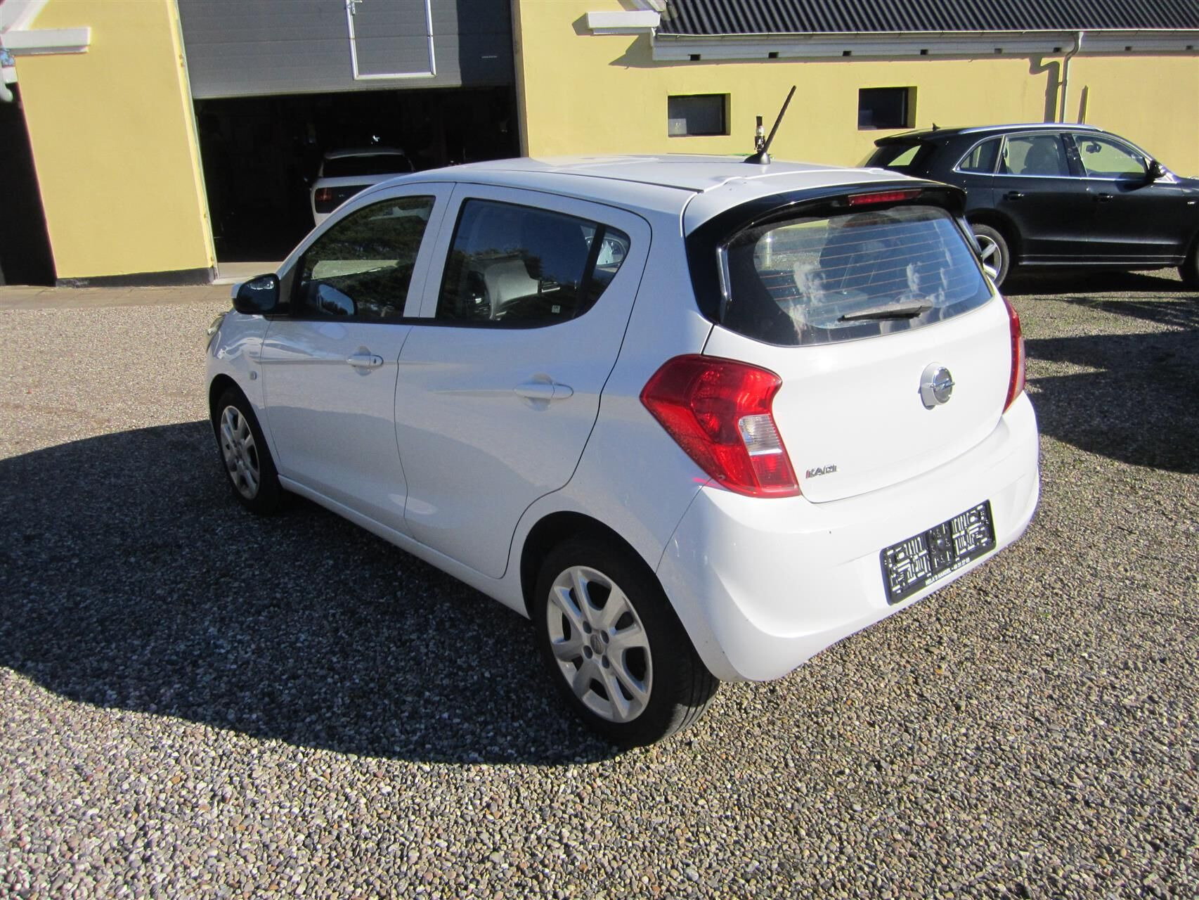 Hvid Opel Karl fra 2016
