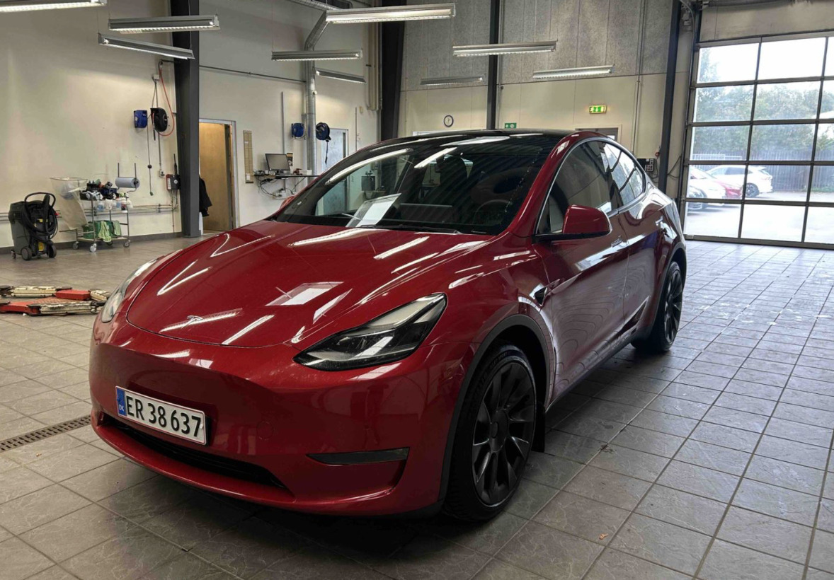 Tesla Model Y Long Range AWD