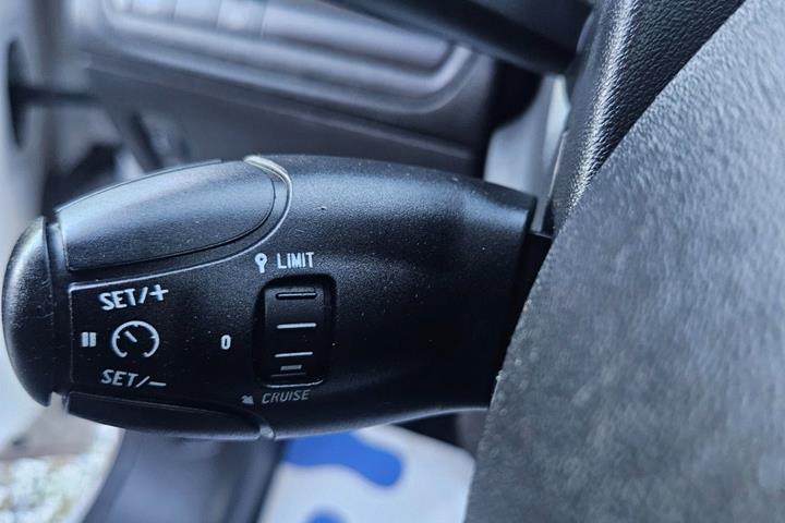 undefined Peugeot 208 fra 2019