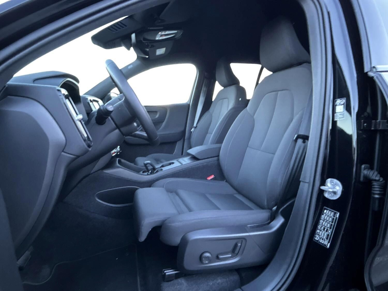 Sort Volvo EX40 fra 2026