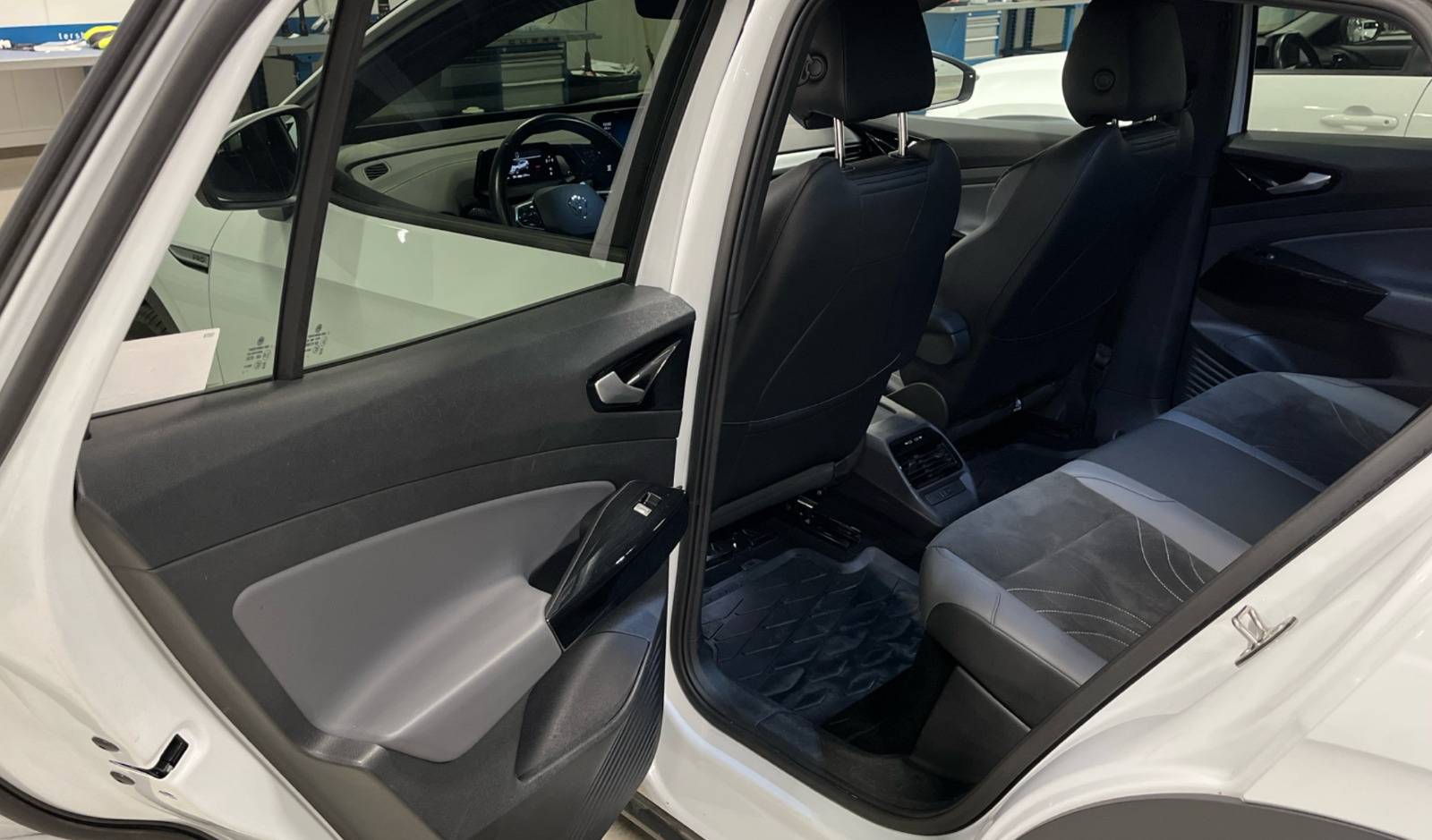 Hvid VW ID.4 fra 2023