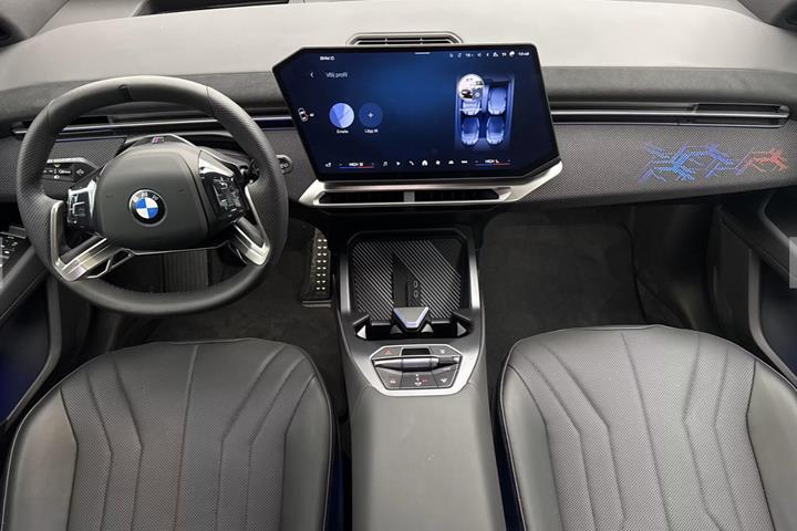 Grå BMW iX3 fra 2026