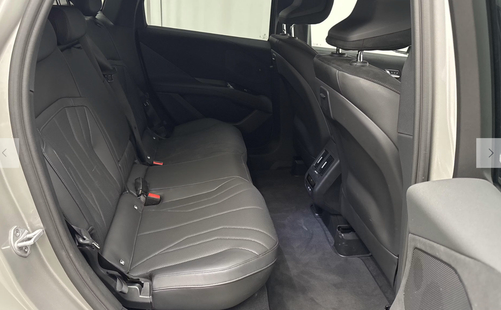 Grå BMW iX3 fra 2026