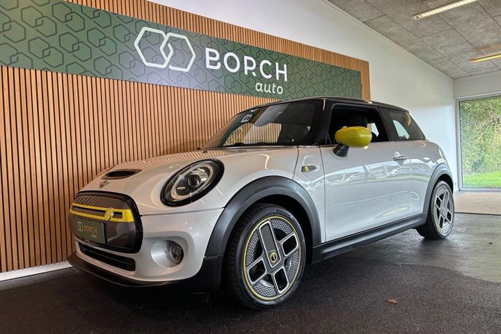 Sølv Mini Cooper SE fra 2021