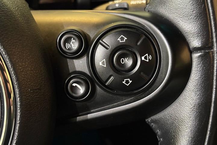 Sølv Mini Cooper SE fra 2021