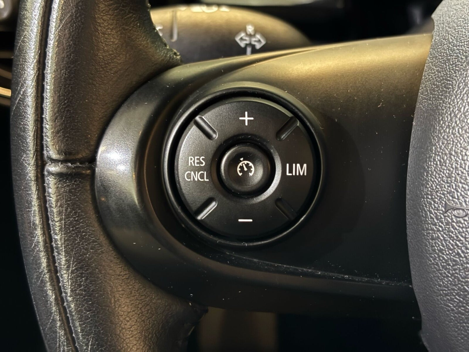 Sølv Mini Cooper SE fra 2021