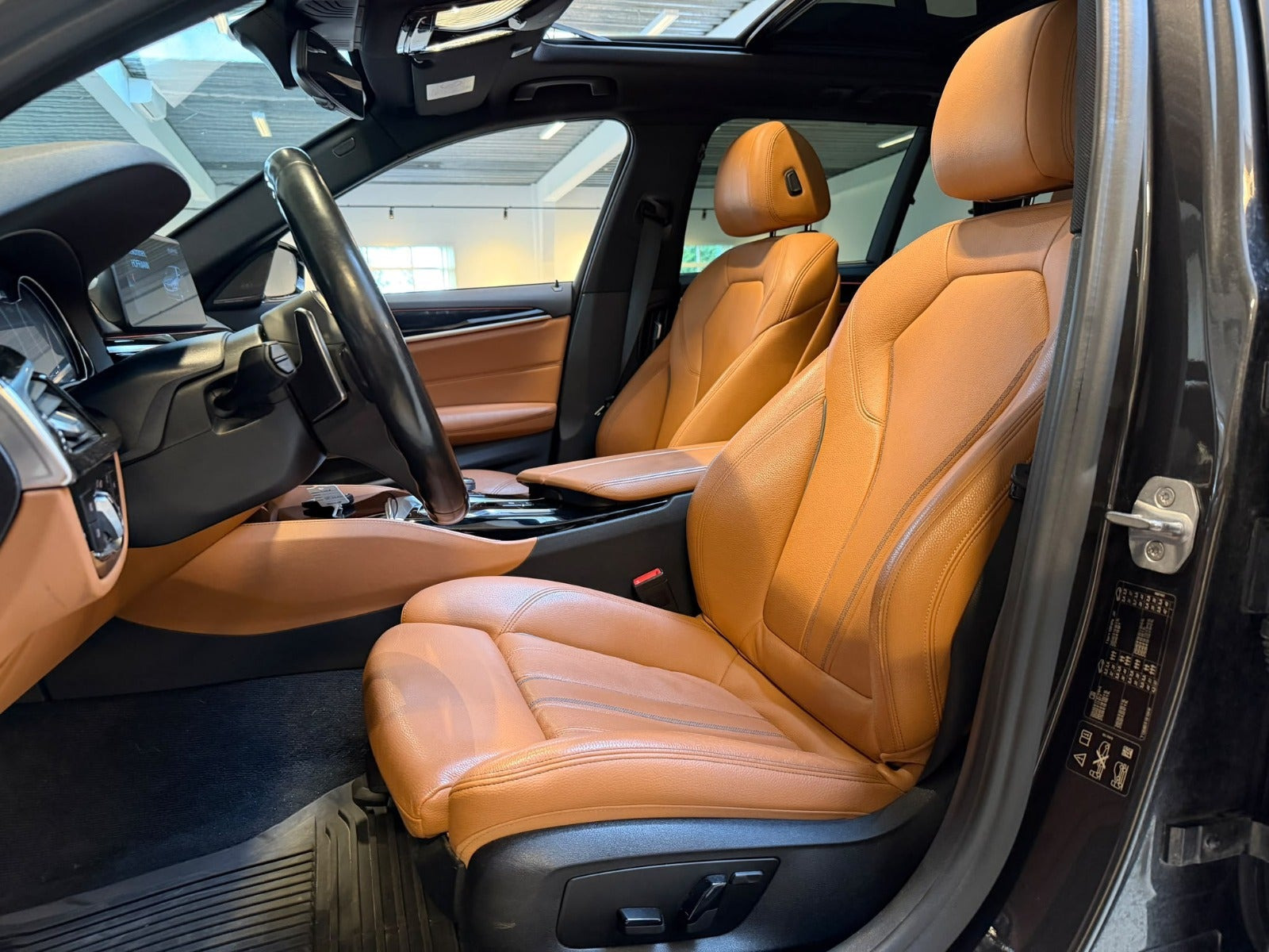 Grå BMW 530d fra 2018