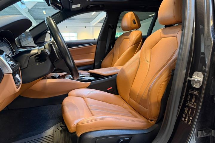 Grå BMW 530d fra 2018