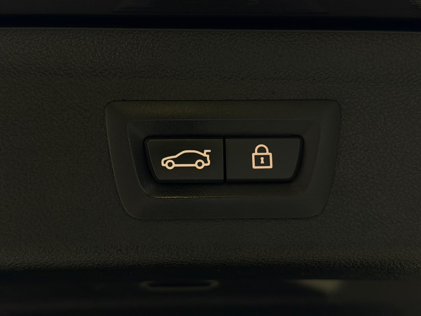 Grå BMW 530d fra 2018
