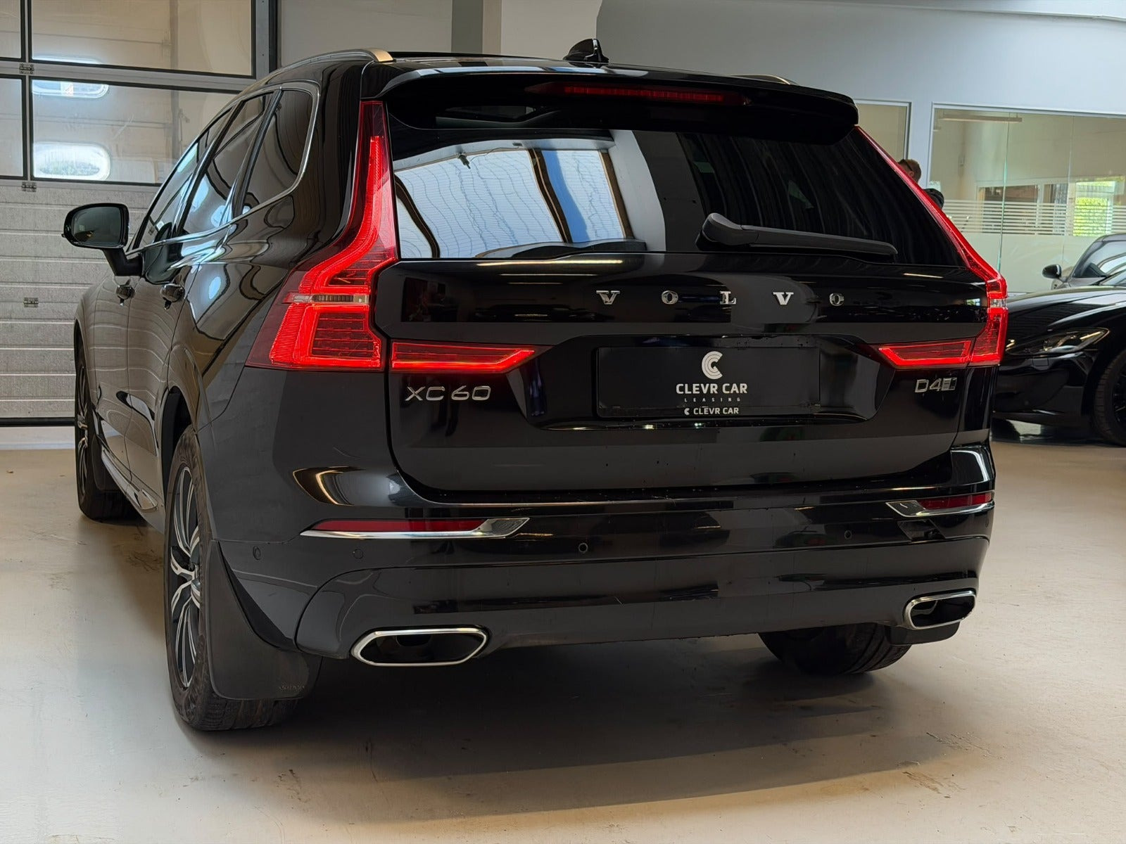 Sort Volvo XC60 fra 2018