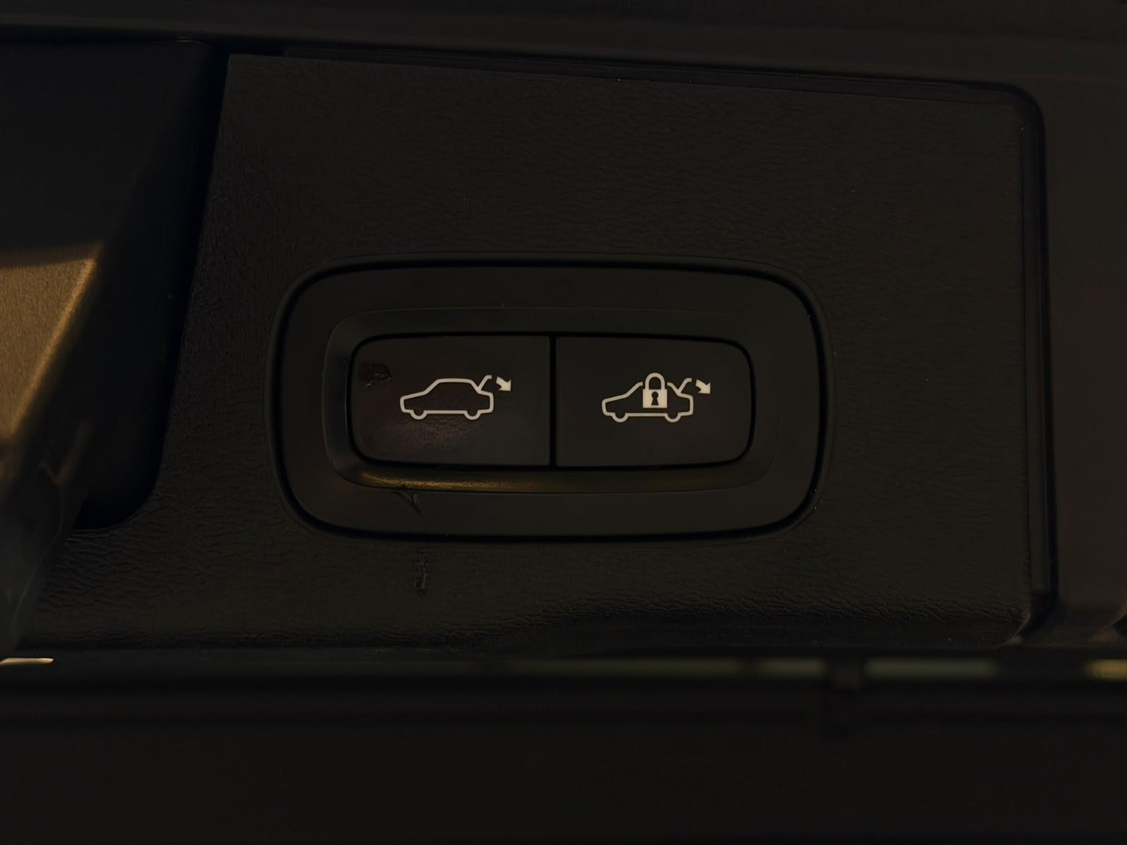 Sort Volvo XC60 fra 2018