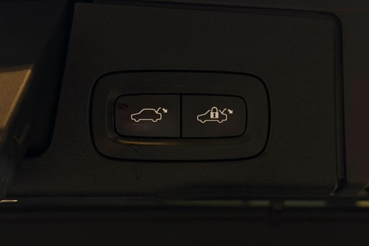 Sort Volvo XC60 fra 2018