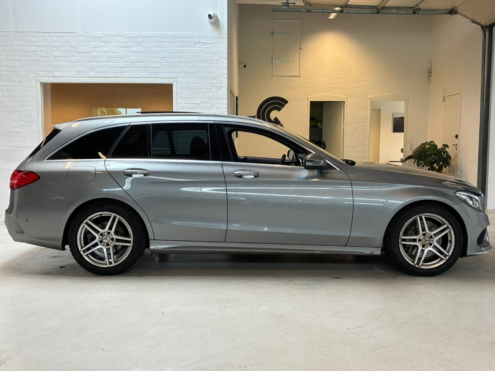 Sølv Mercedes C250 d fra 2016