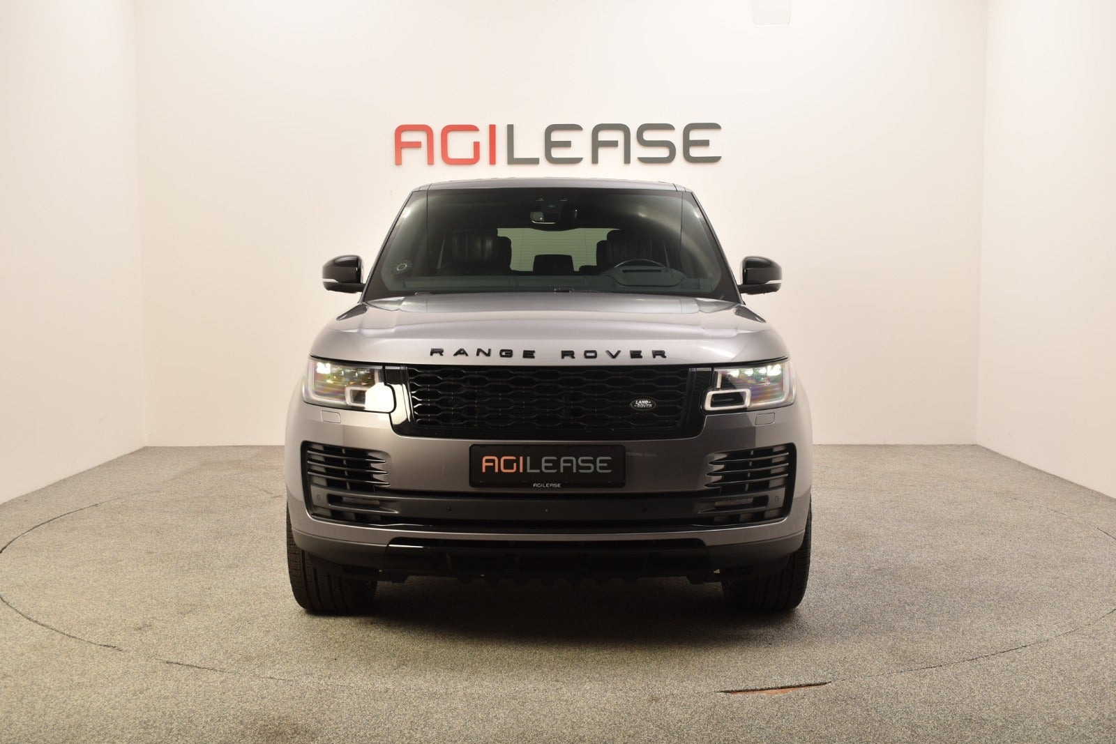 Sølv Land Rover Range Rover fra 2020
