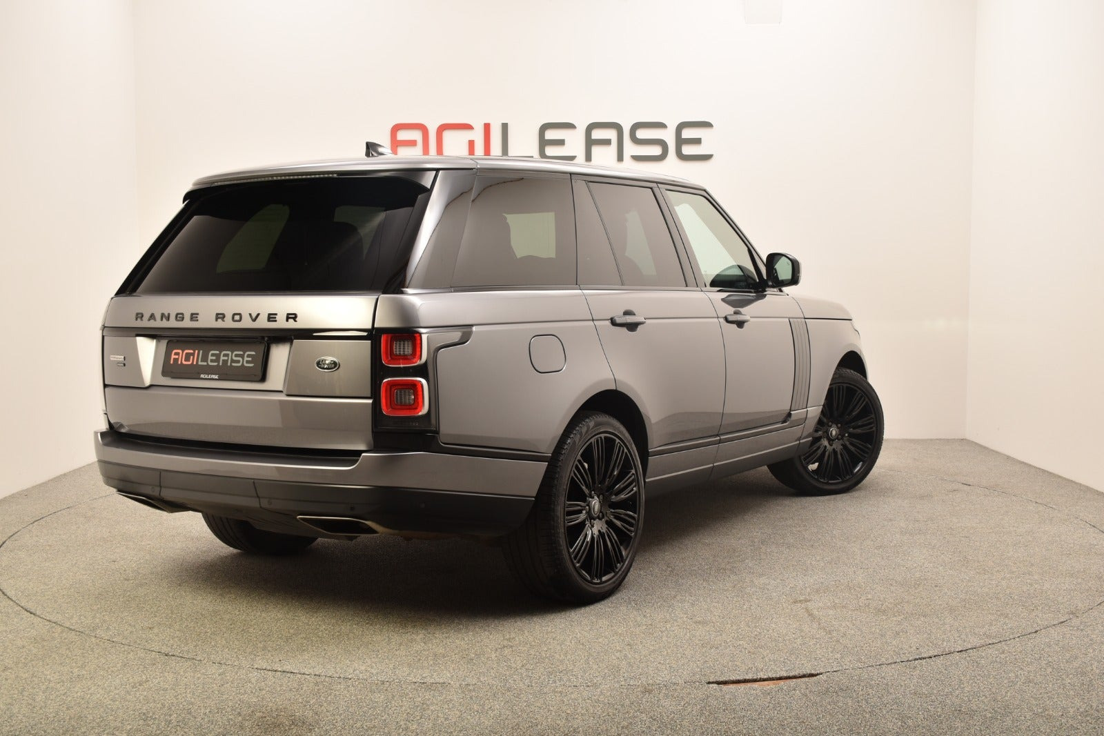 Sølv Land Rover Range Rover fra 2020