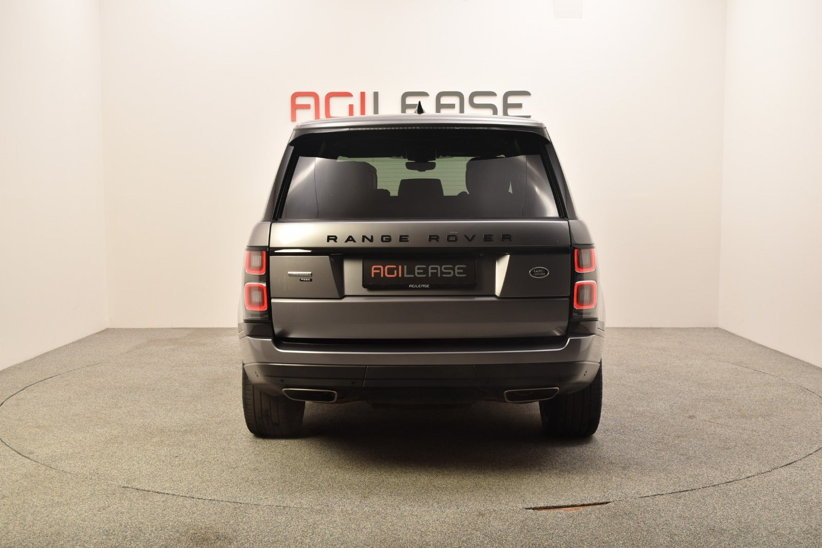 Sølv Land Rover Range Rover fra 2020