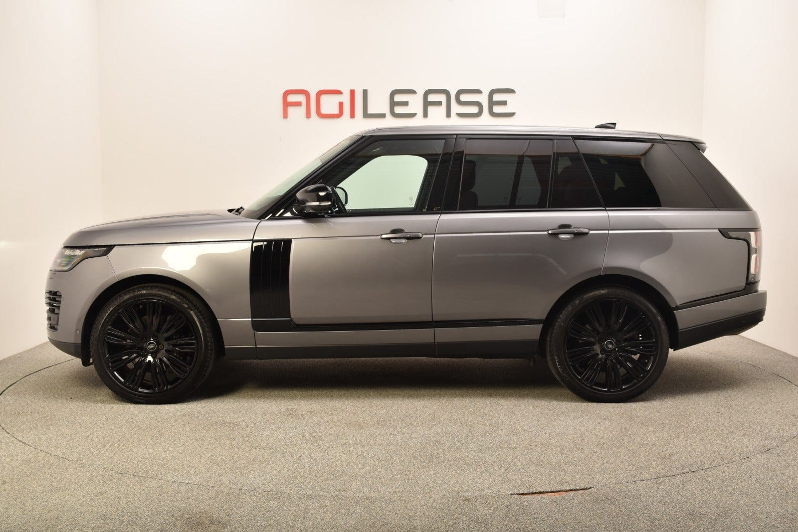 Sølv Land Rover Range Rover fra 2020