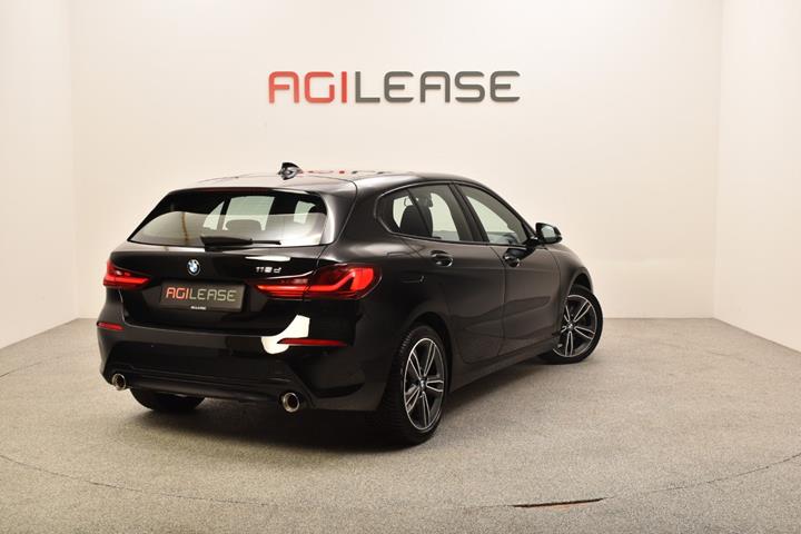 Sort BMW 118d fra 2020