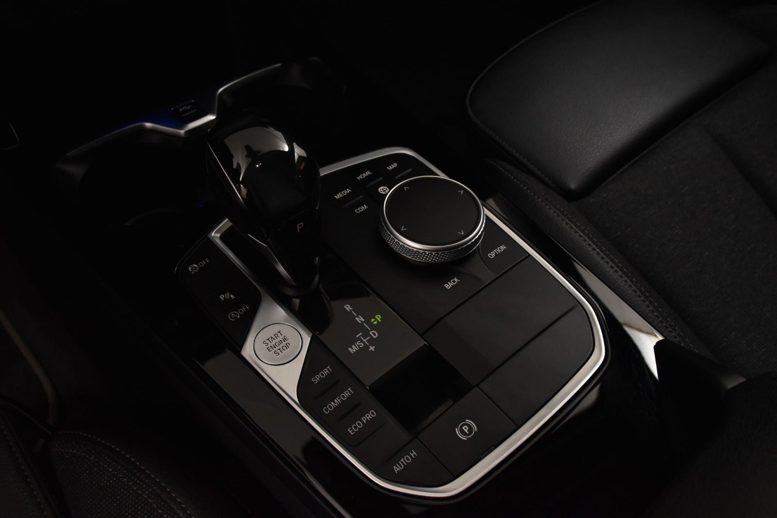 Sort BMW 118d fra 2020