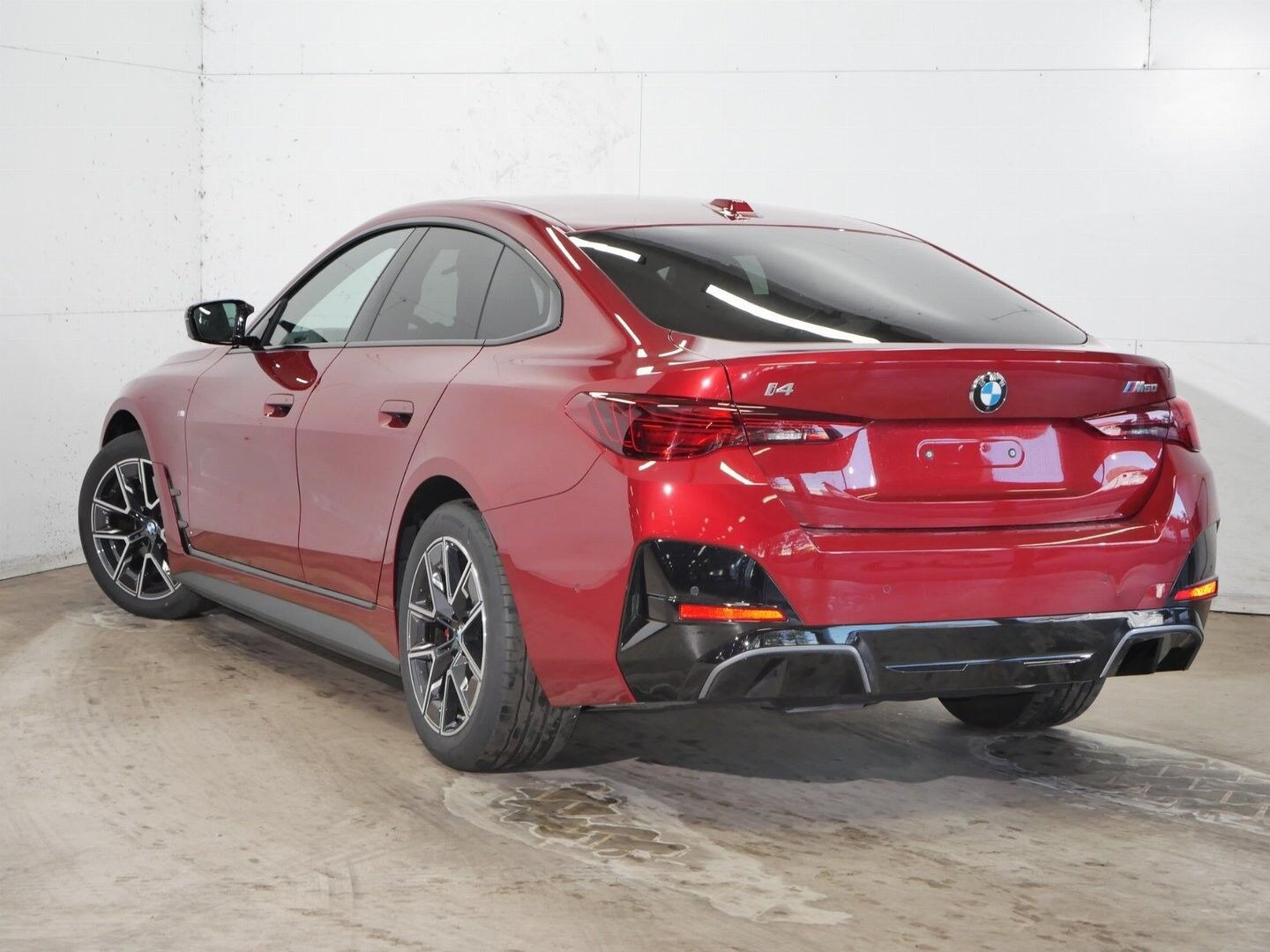 Rød BMW i4 fra 2026