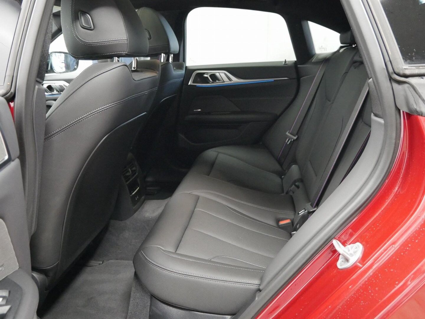 Rød BMW i4 fra 2026