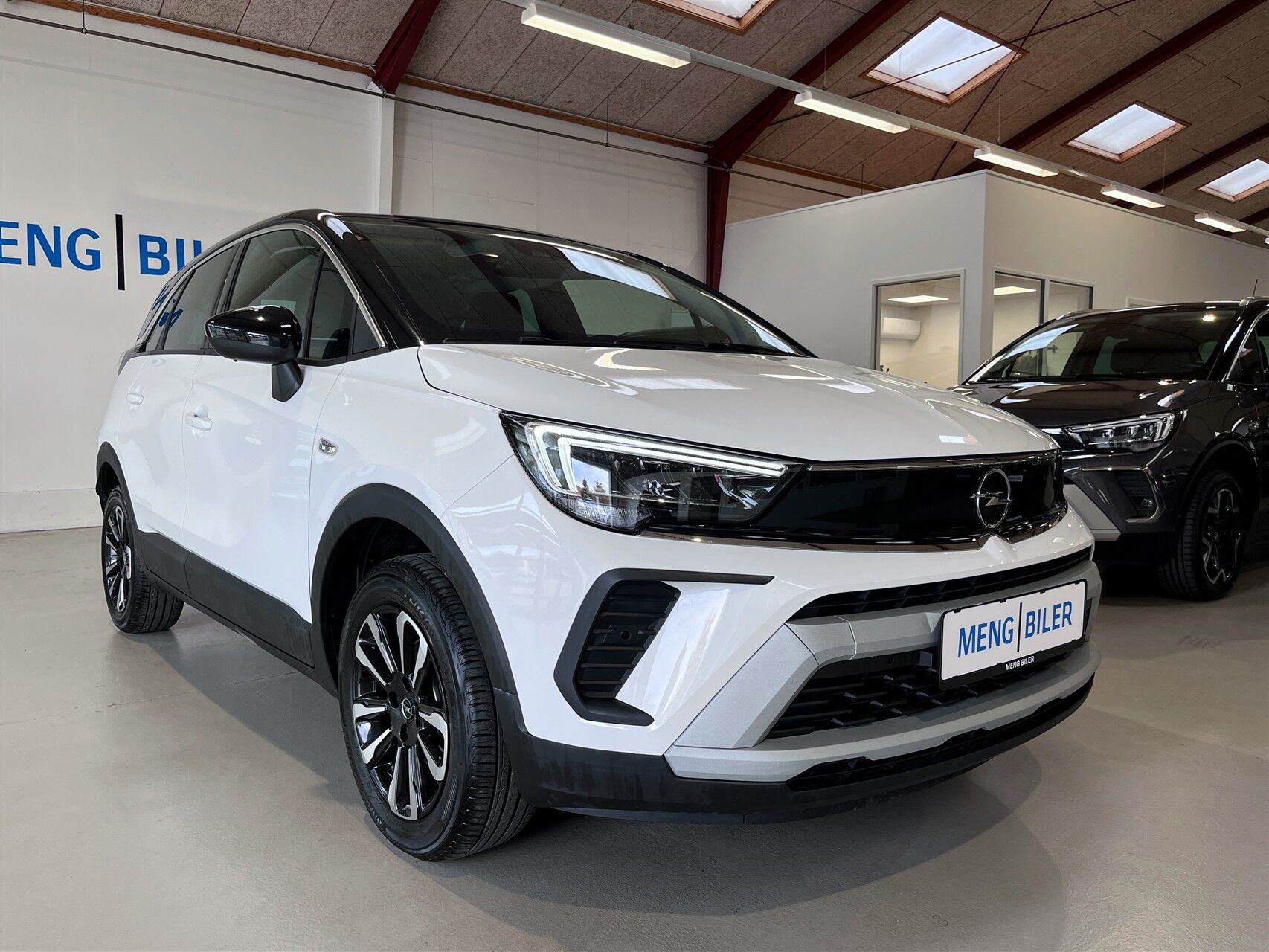 Hvid Opel Crossland fra 2024