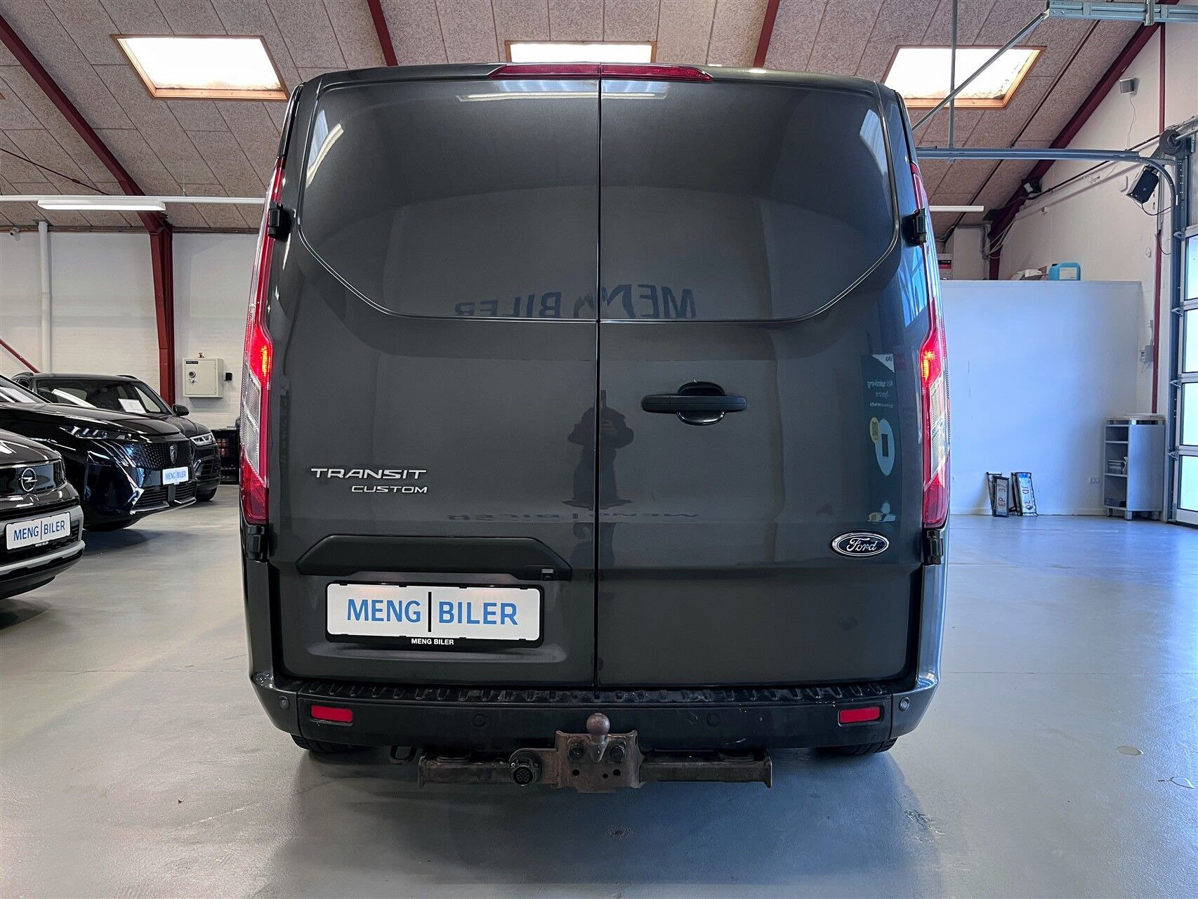 Grå Ford Transit Custom fra 2020