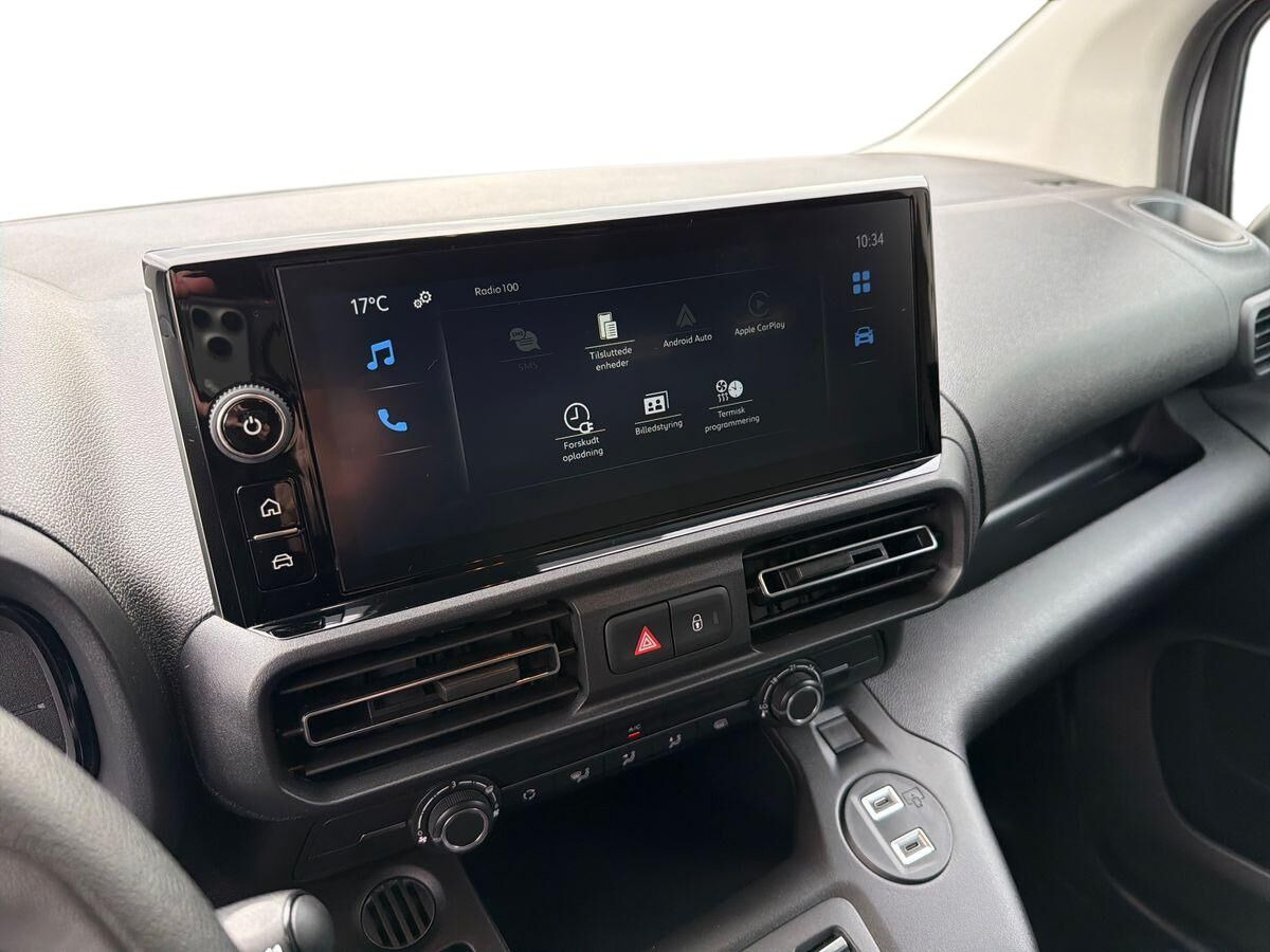 Hvid Toyota ProAce City fra 2026
