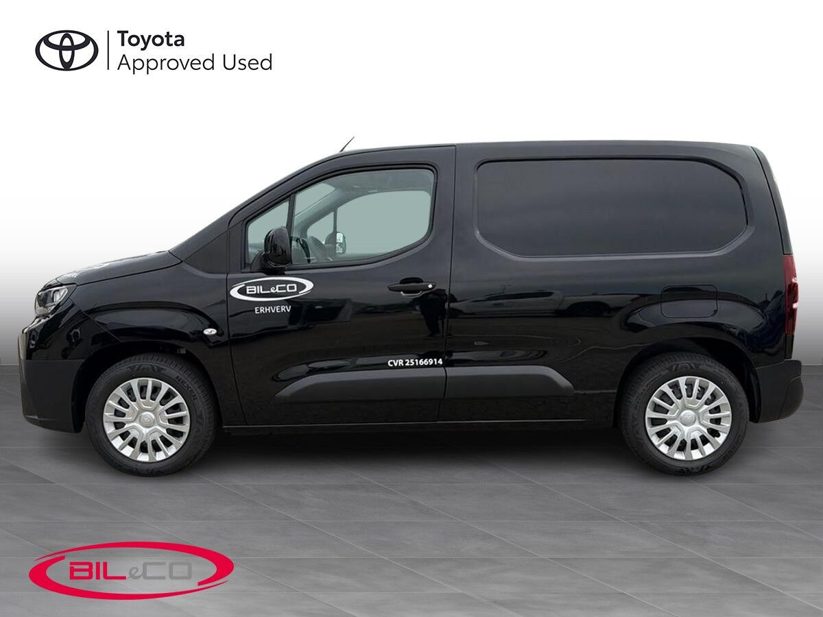 Sort Toyota ProAce City fra 2026