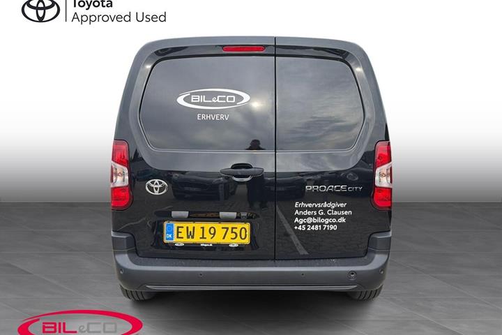 Sort Toyota ProAce City fra 2026