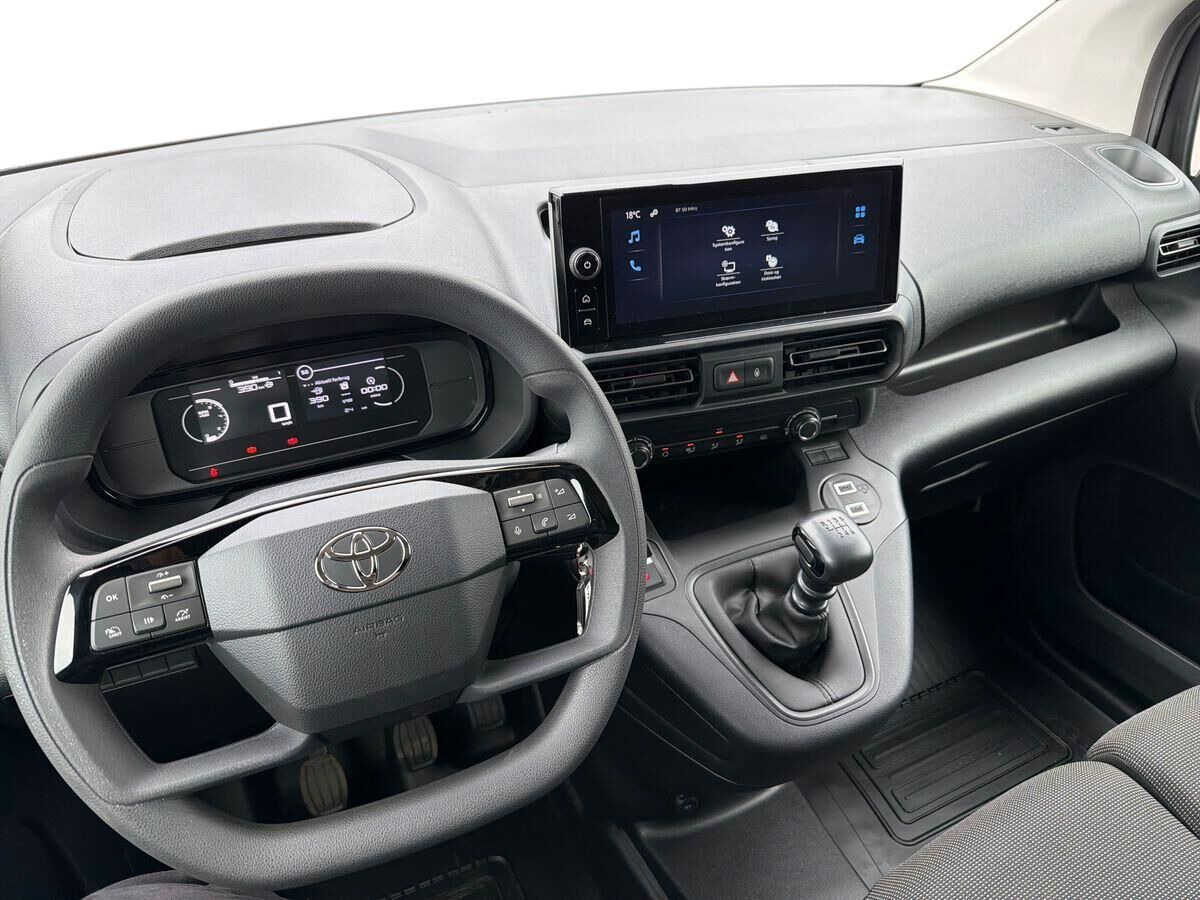 Sort Toyota ProAce City fra 2026