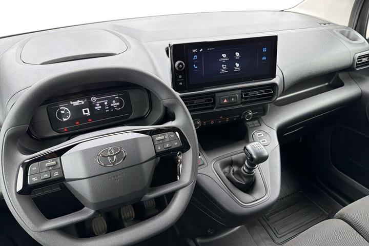 Sort Toyota ProAce City fra 2026