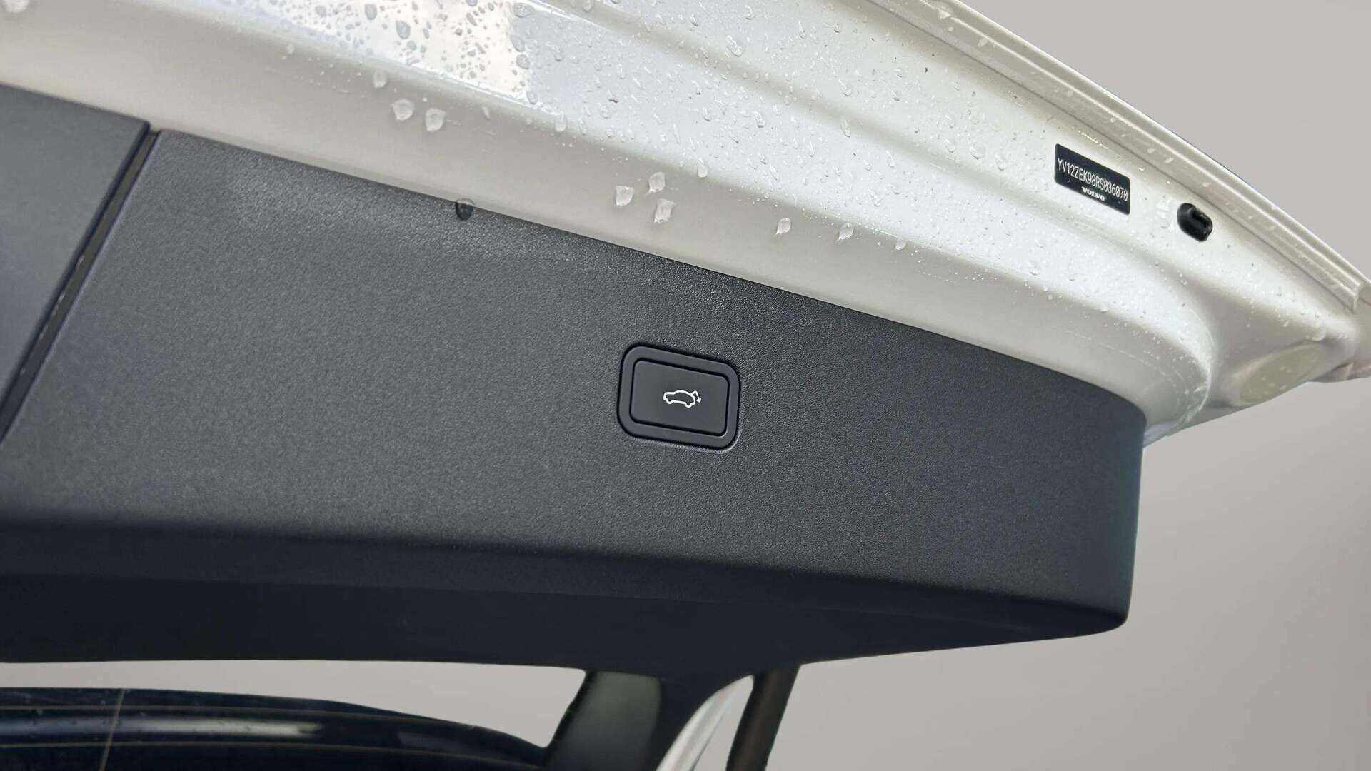 Hvid Volvo EX30 fra 2025