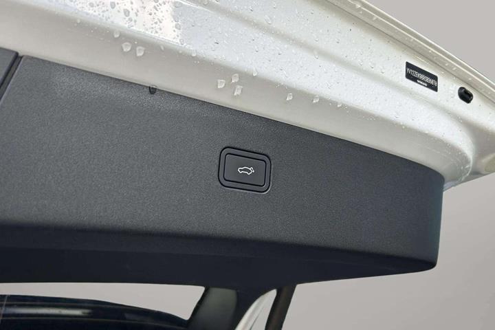 Hvid Volvo EX30 fra 2025
