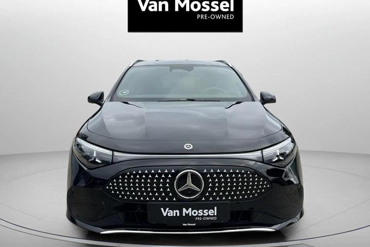 Sort Mercedes CLA250+ fra 2026