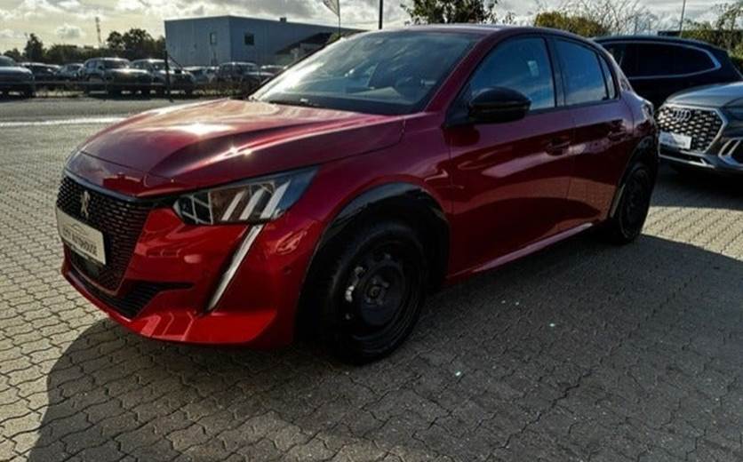 Peugeot e-208 50 GT