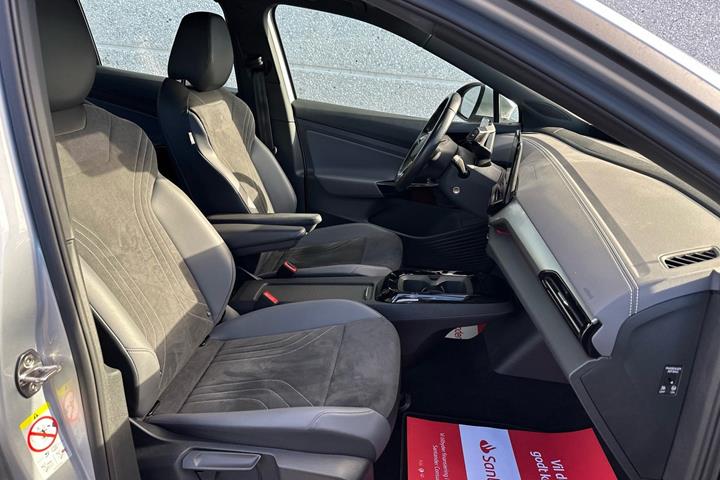 Grøn VW ID.4 fra 2023