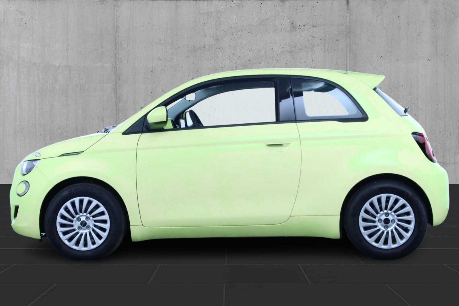 Grøn Fiat 500e fra 2024