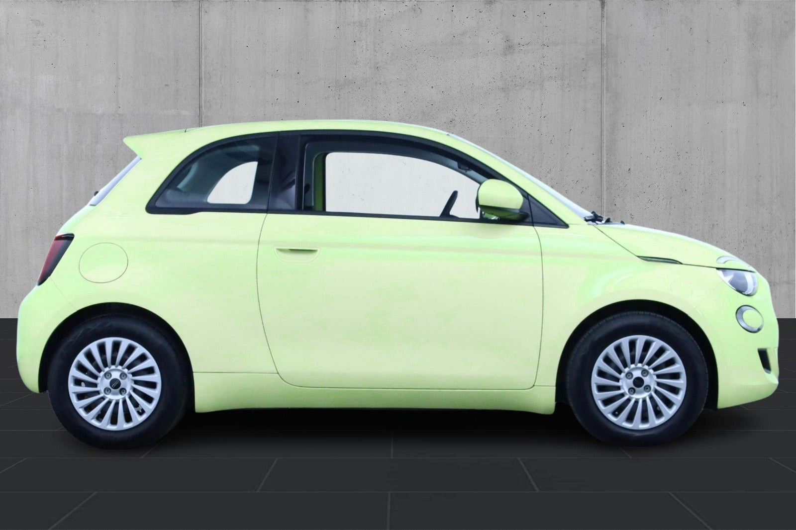Grøn Fiat 500e fra 2024