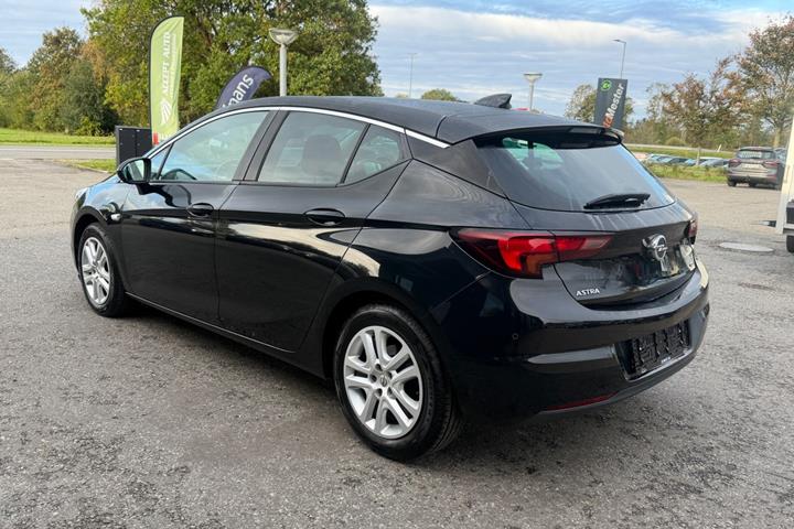 undefined Opel Astra fra 2017