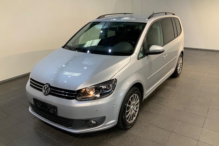 Sølv VW Touran fra 2012
