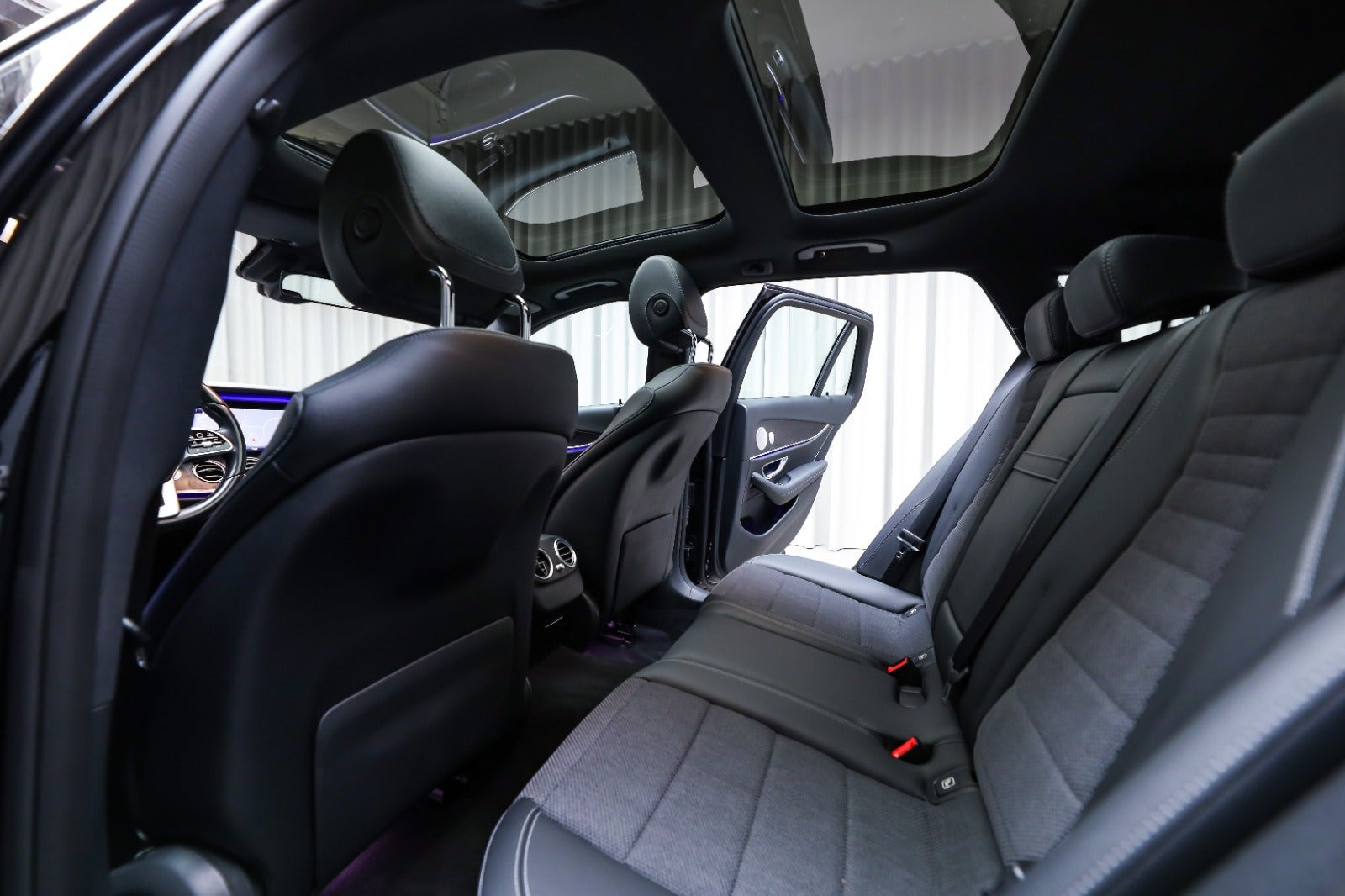 Sort Mercedes E400 d fra 2019