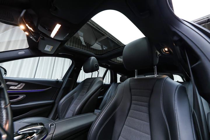Sort Mercedes E400 d fra 2019
