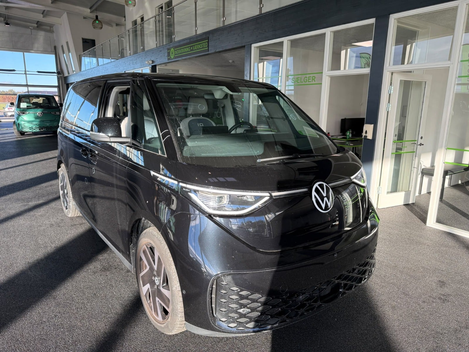 Sort VW ID.Buzz fra 2024