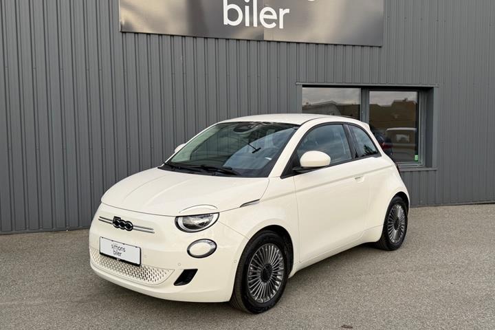 Hvid Fiat 500e fra 2024