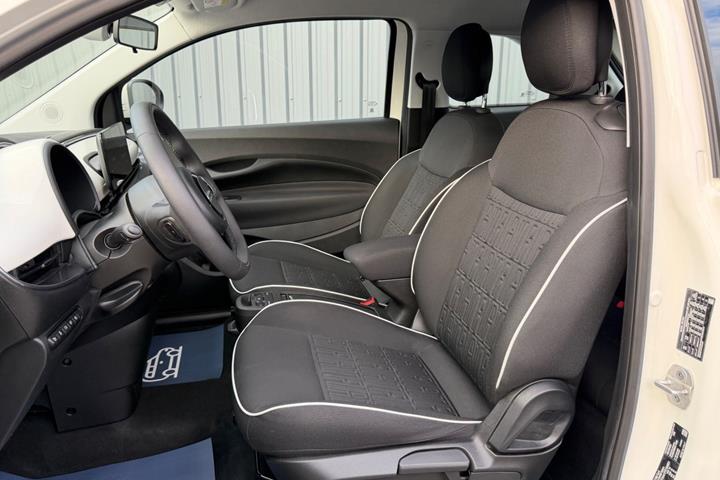 Hvid Fiat 500e fra 2024